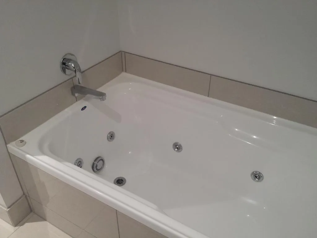 Cathedral Junction Three Bedroom Apartment كريستتشيرش نيوزيلندا