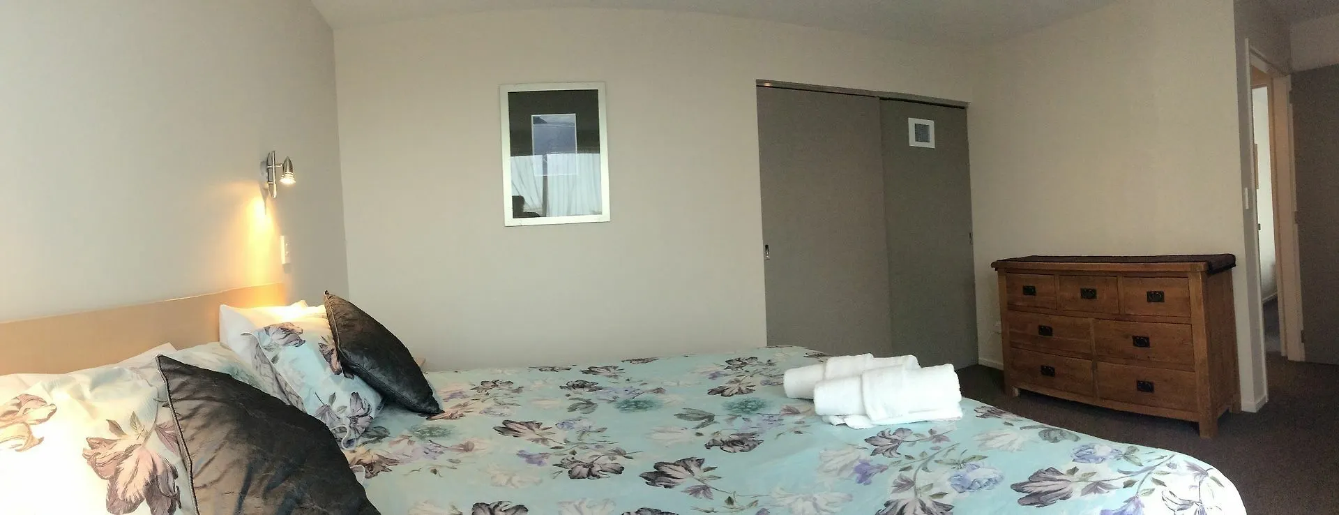 Cathedral Junction Three Bedroom Apartment كريستتشيرش